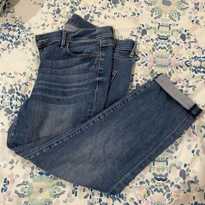 LOFT Modern Cuffed Crop